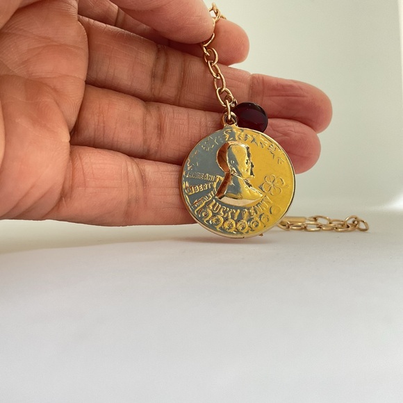 Gold medallion bracelet - Picture 1 of 5